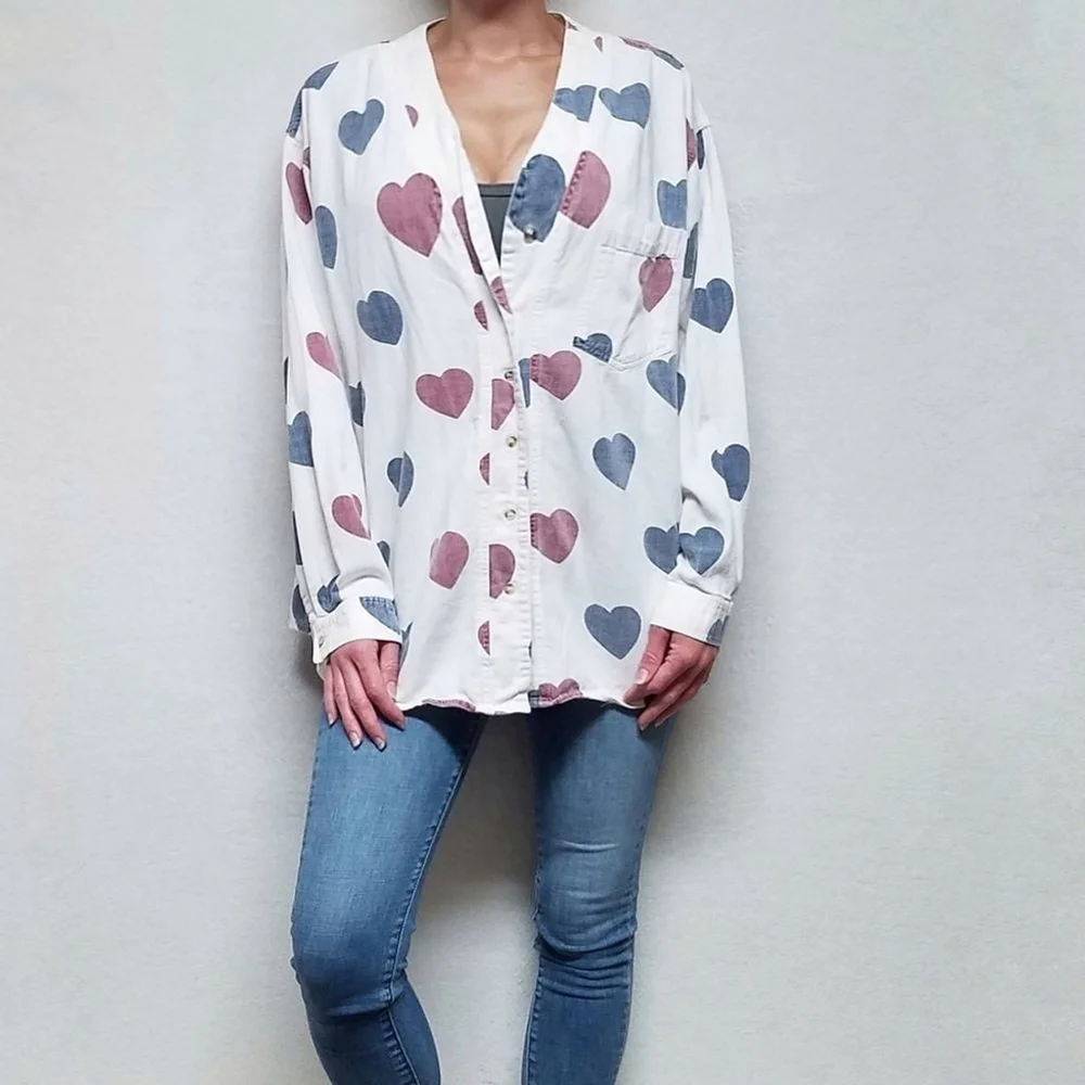 Vintage 80s Carolina Colours 11 White Blue Red Heart Denim V-neck Button Up Top - Picture 2 of 13